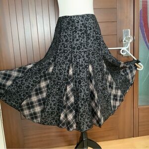 Vintage CHAGALL Skirt, Godet Flared,  Black, White & Tan, Sz 10